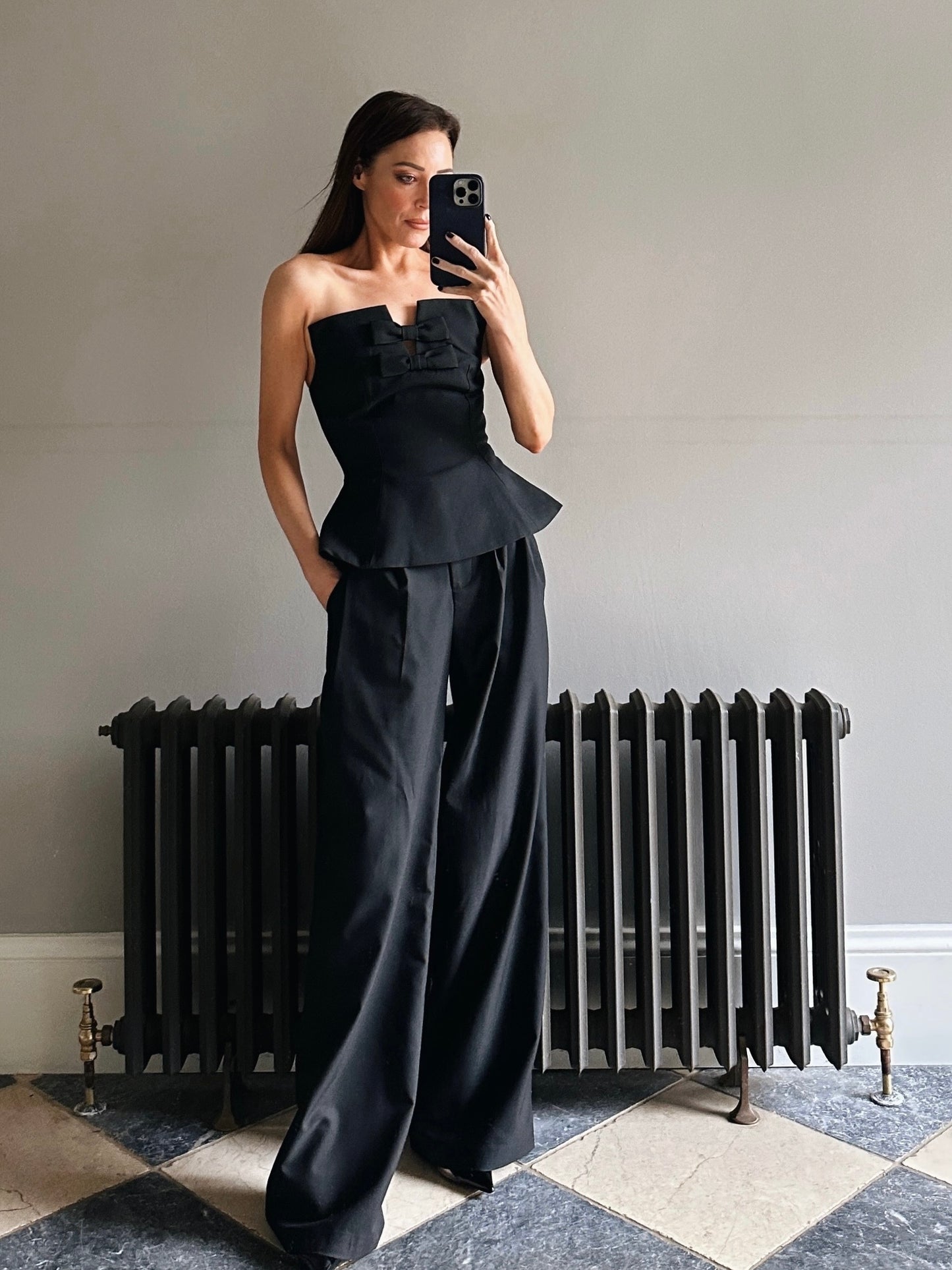 'SAMANTHA' EXAGGERATED SQUARE NECK BANDEAU TOP BLACK