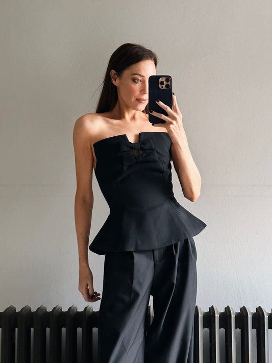 'SAMANTHA' EXAGGERATED SQUARE NECK BANDEAU TOP BLACK