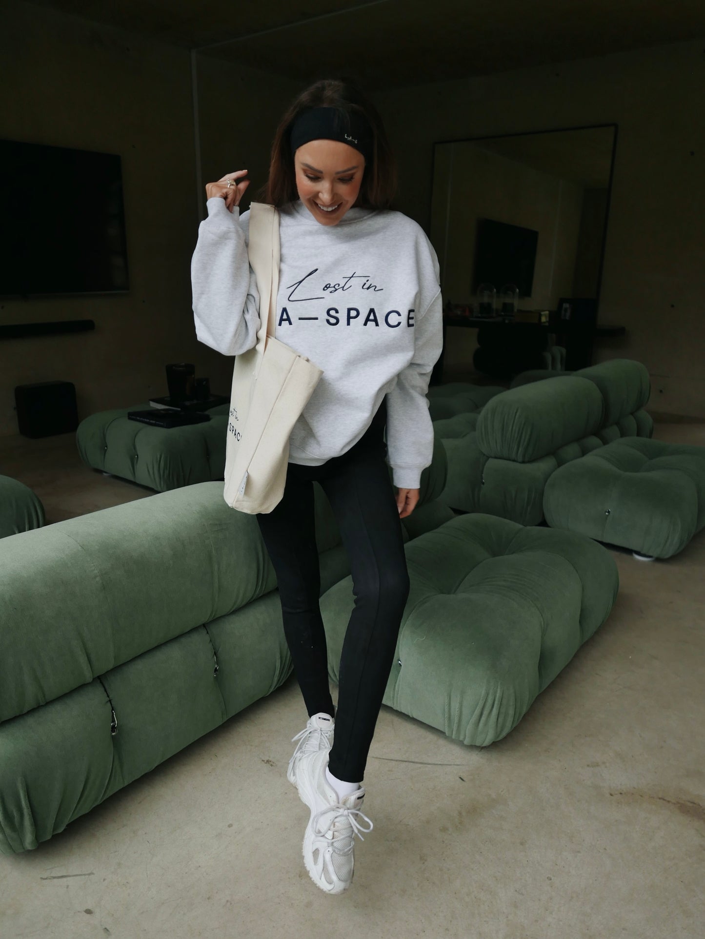 'LOST IN L.A-SPACE' EMBROIDERED SWEATSHIRT IN LIGHT GREY MARL